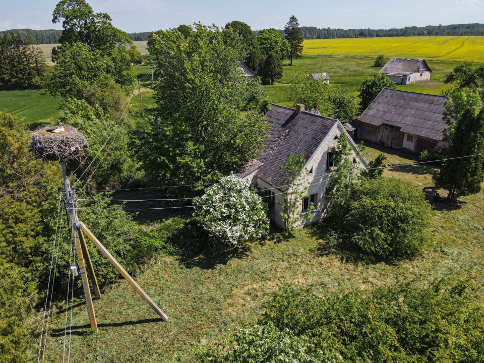 Sumažinta kaina nuo 11 500 eurų iki 7 500 eurų! Parduodama sodyba Kupiškio r., Tvirų k.