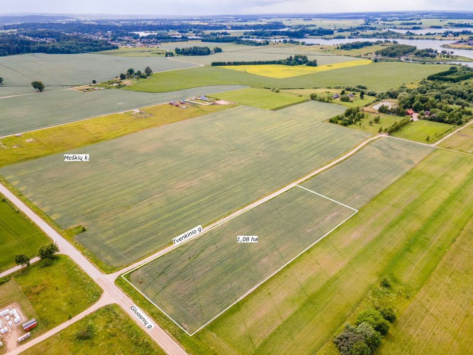 Parduodamas 1,085 ha žemės ūkio paskirties sklypas Gluosnių g., Meškių k., Šiaulių r.