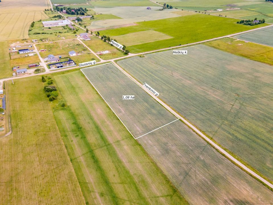 Parduodamas 1,085 ha žemės ūkio paskirties sklypas Gluosnių g., Meškių k., Šiaulių r.