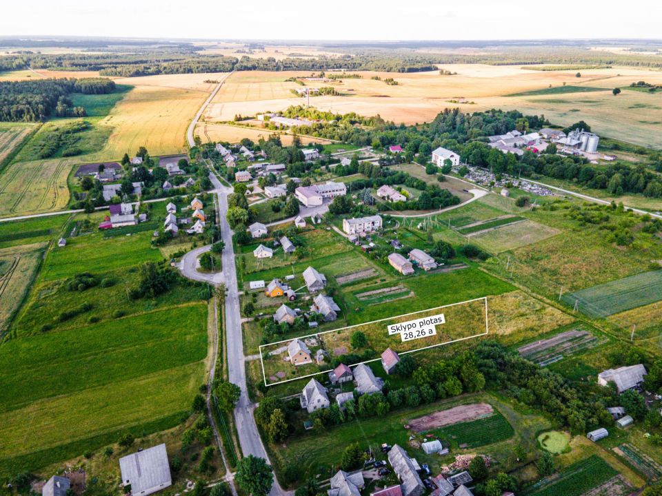 Parduodamas vieno aukšto su mansarda mūrinis gyvenamasis namas Draugystės g., Kiaunorių k., Kelmės r.