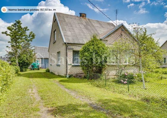 Parduodamas mūrinis namas su 58,66 arų bendro ploto sklypais Šiaulių r., Piktuižių k.